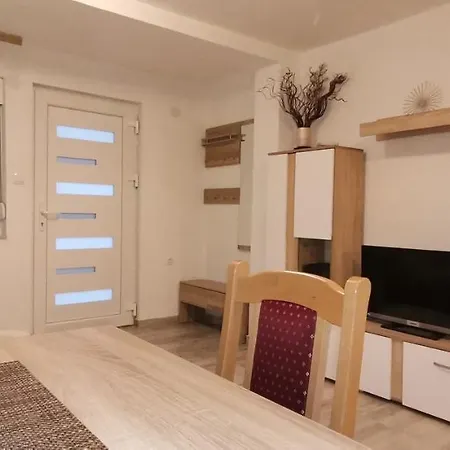 Lägenhet Lovely Self Check In 2+1