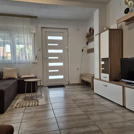 Apartament Lovely Self Check In *